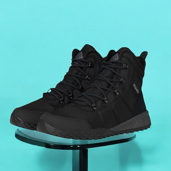 Reebok Other - Reebok Black Boots with Cushioned Midsole and Mesh Upper